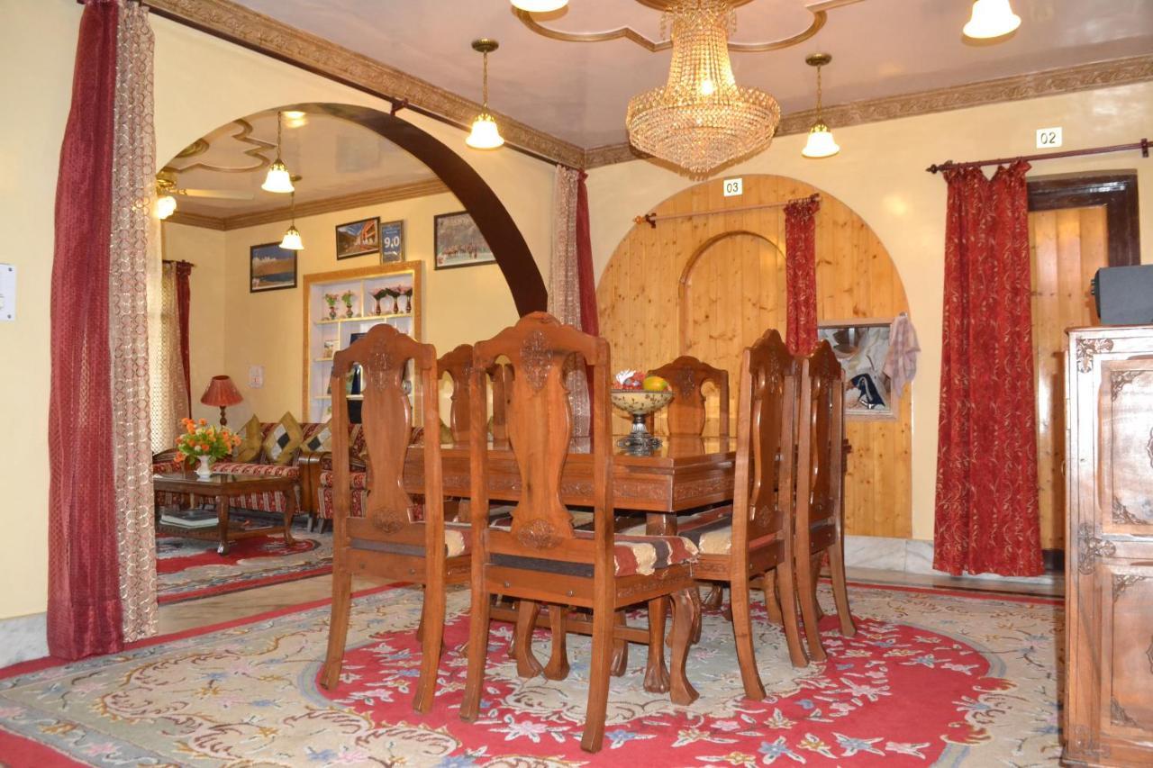 Dilaram Guest House Srīnagar Exterior foto